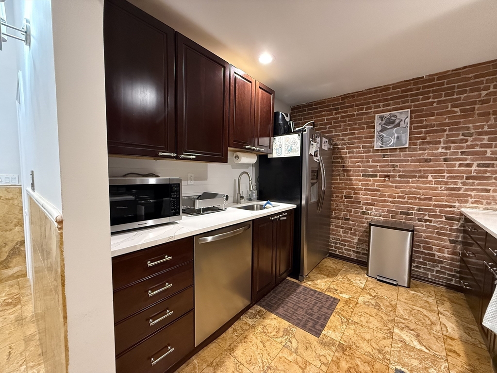 100 Captain's Row, Chelsea