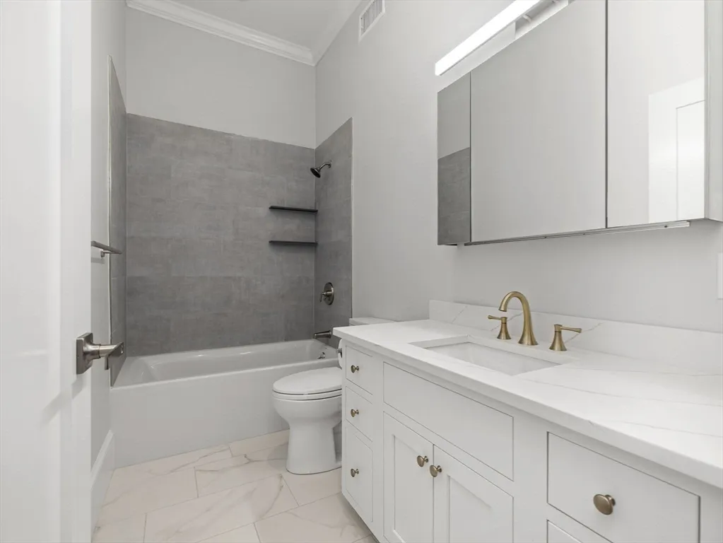 944 East Broadway, South Boston