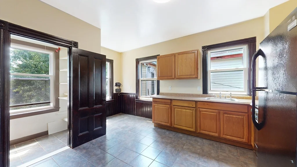 32 Thornton St, Roxbury