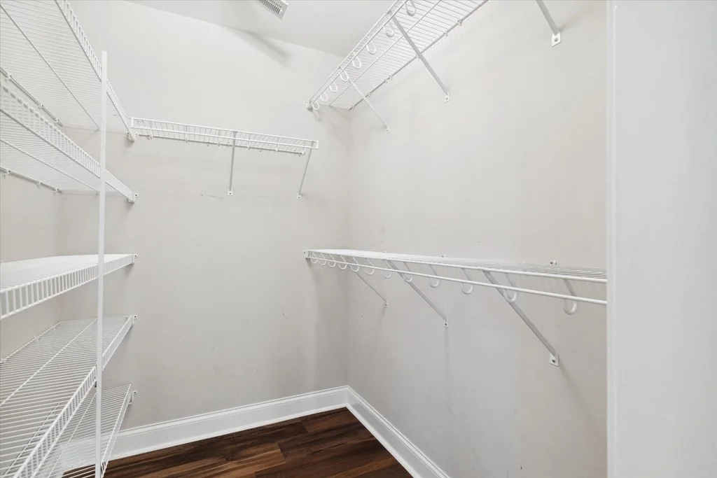 19 Benjamin Ln, Reading