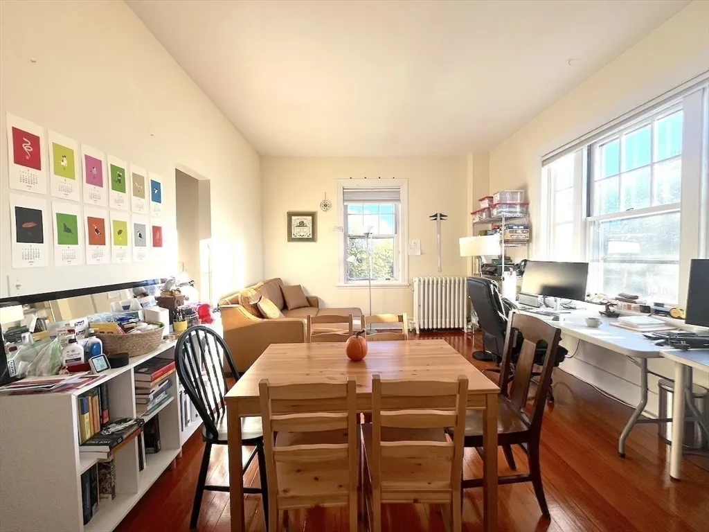 371 Harvard St, Mid-Cambridge