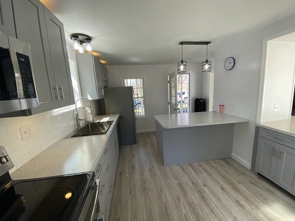 74 Moore Ave, Warren