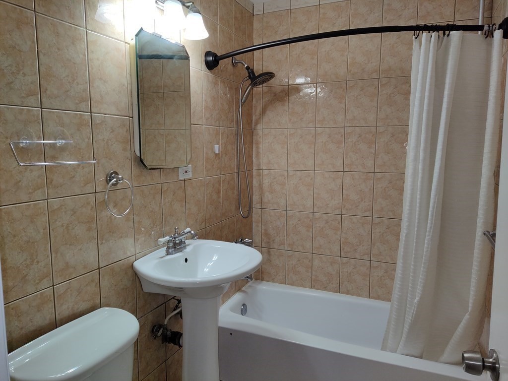 116 Spring St, West Roxbury