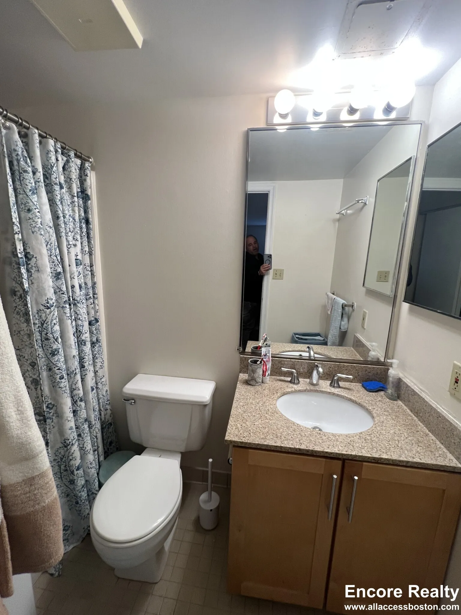 345 Franklin St, Riverside