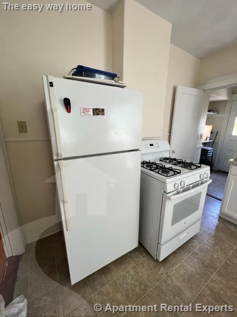 12 Pinkham Rd, Tufts