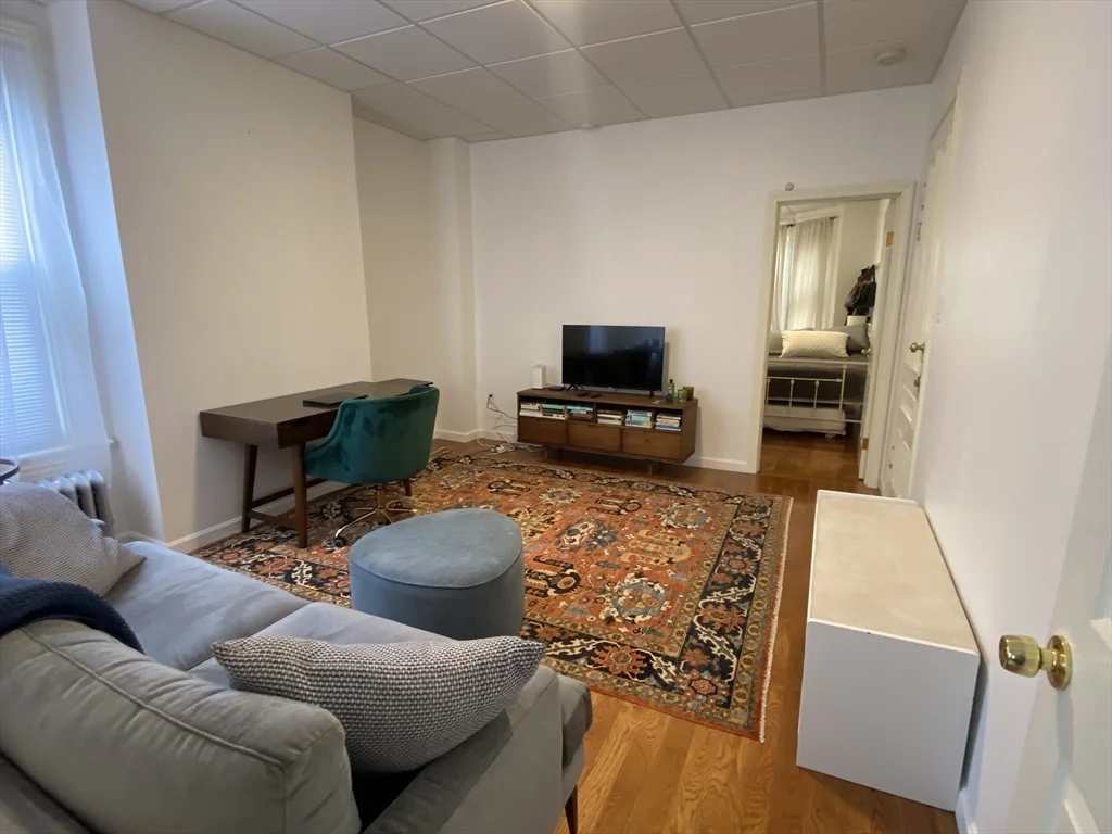 52 Highland Ave, Prospect Hill