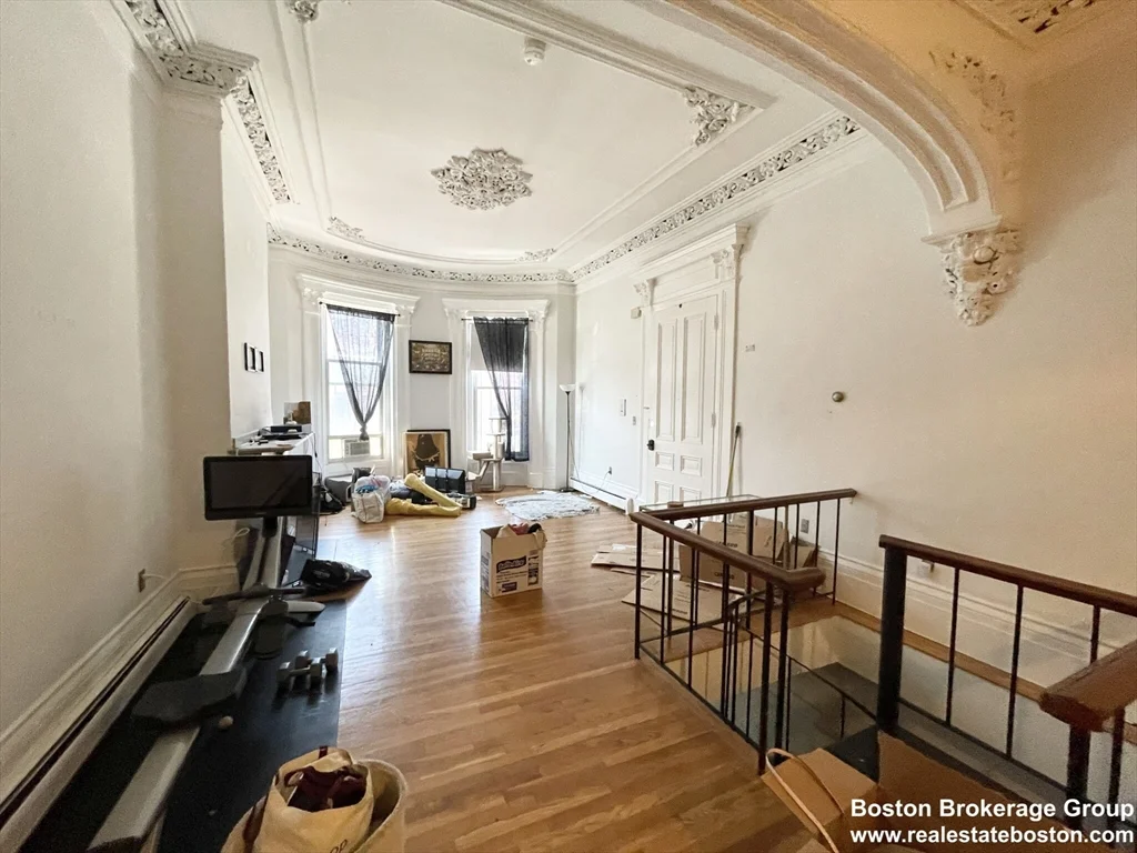 670 Massachussetts, South End