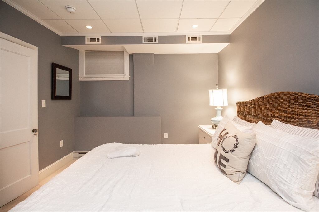 1253 Beacon St, Coolidge Corner