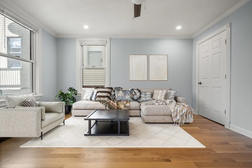 71 Old Harbor St, South Boston