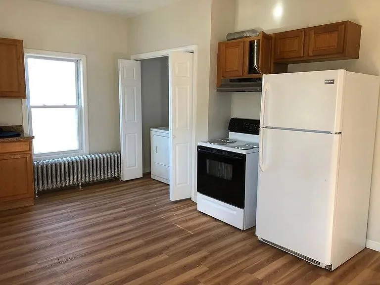 3 Belmont St, Lowell