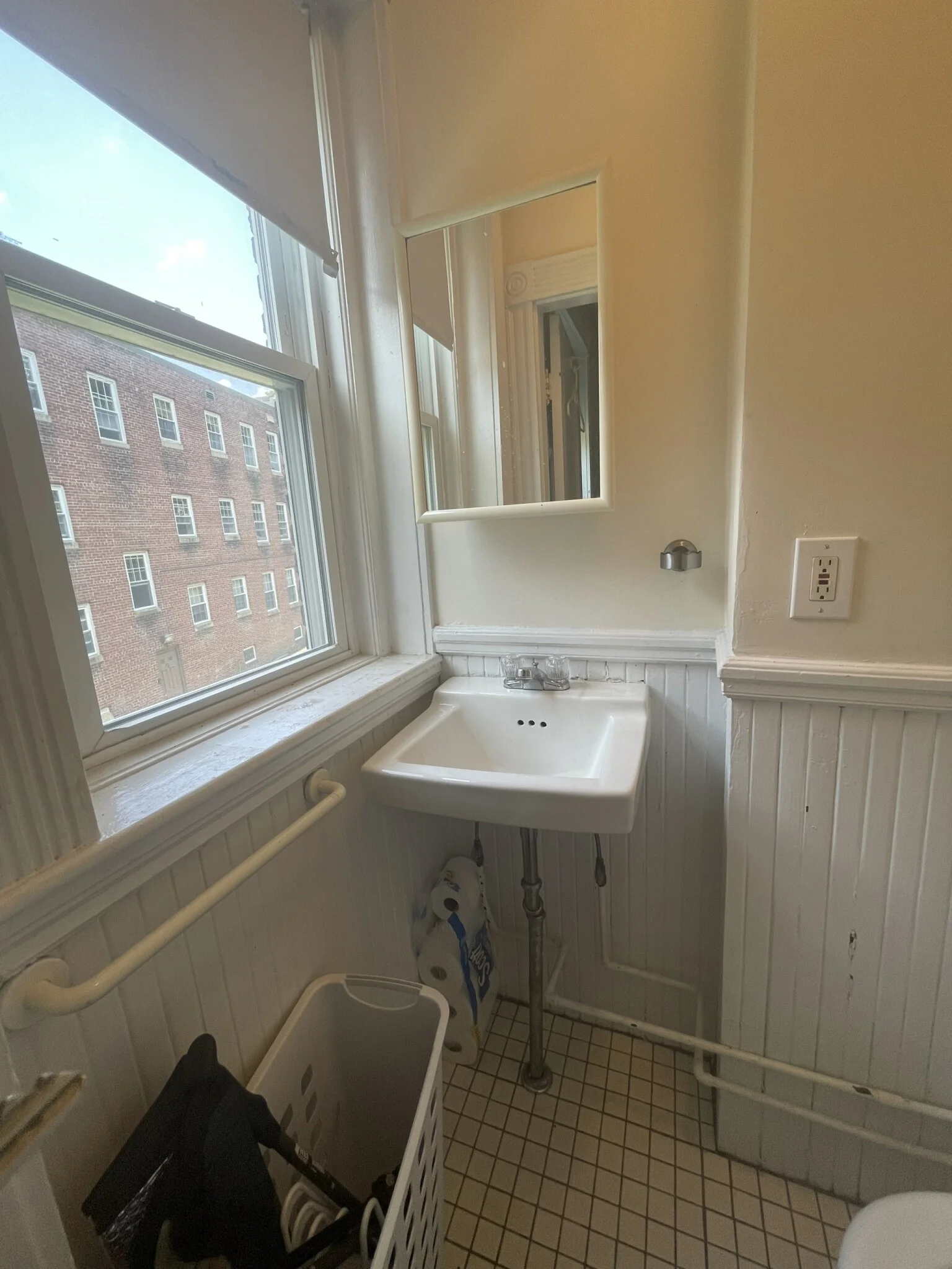 17 Englewood Ave, Washington Square