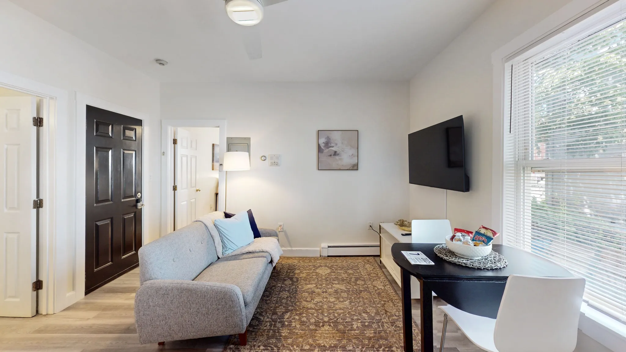 24 Hews St, Riverside