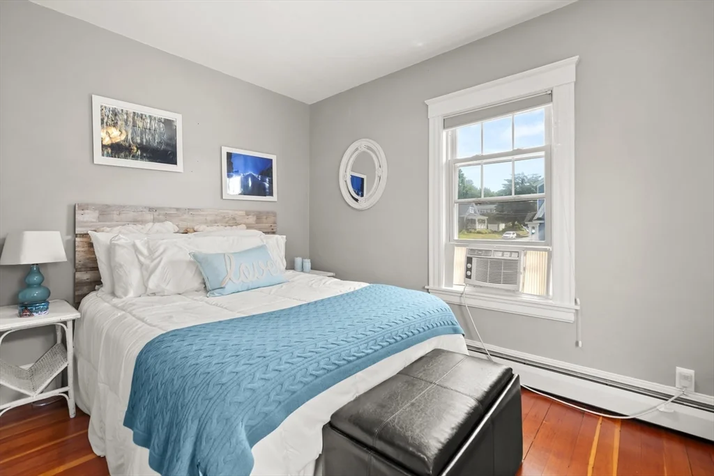 196 Waverley Rd, North Andover