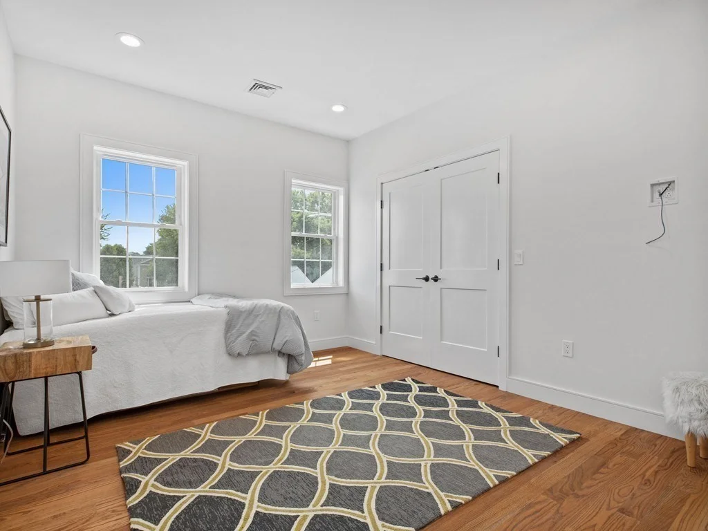 20 Manhattan Ter, West Newton