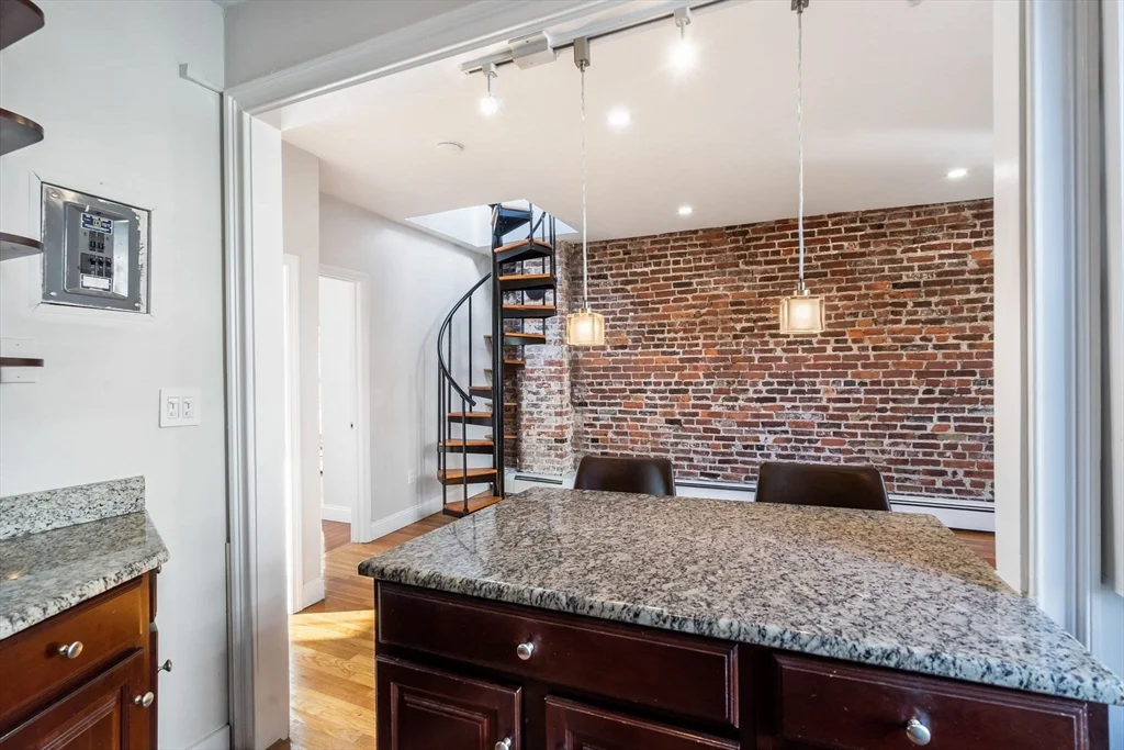 80 Revere, Beacon Hill