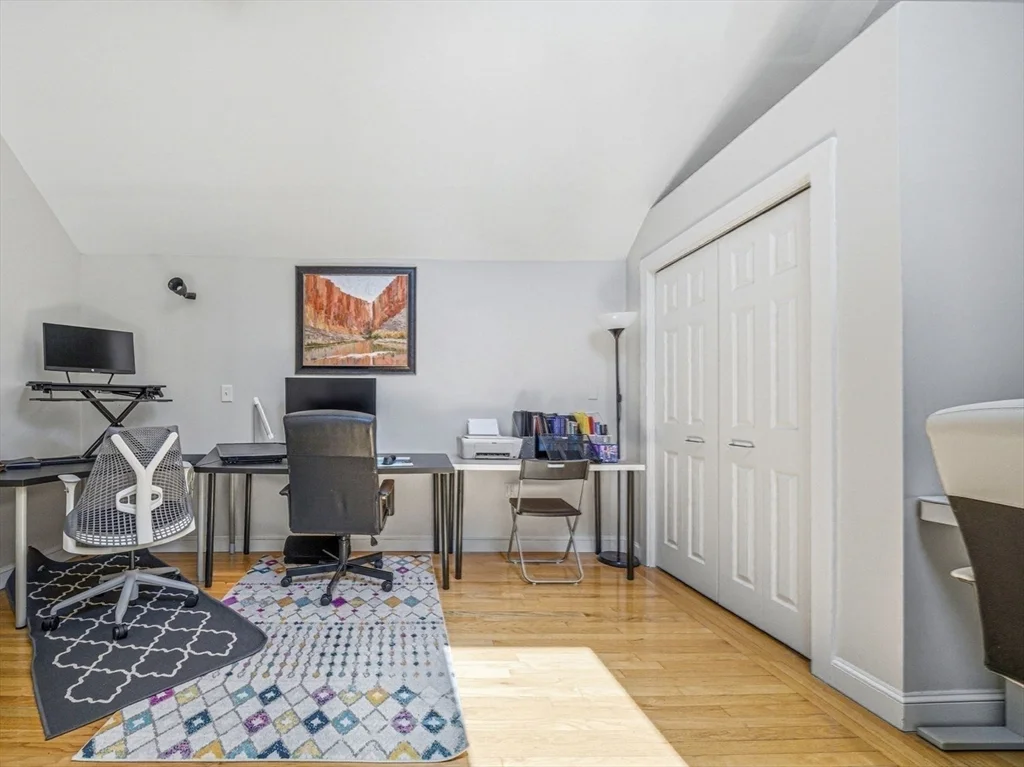 20 Ship Ave, Glenwood