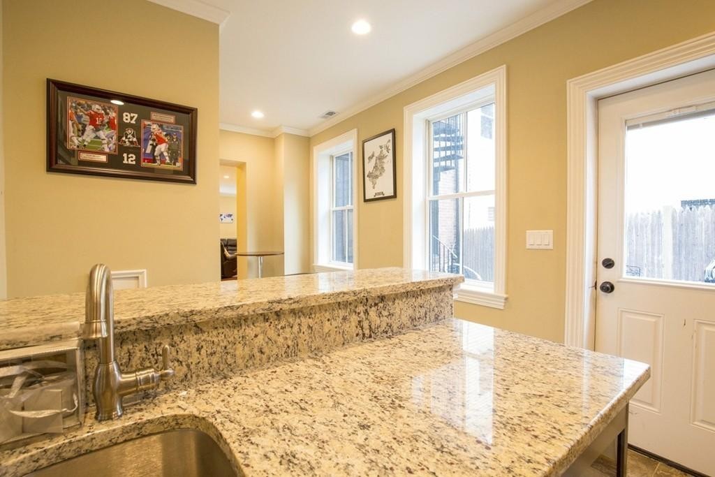 8 Gates St, South Boston