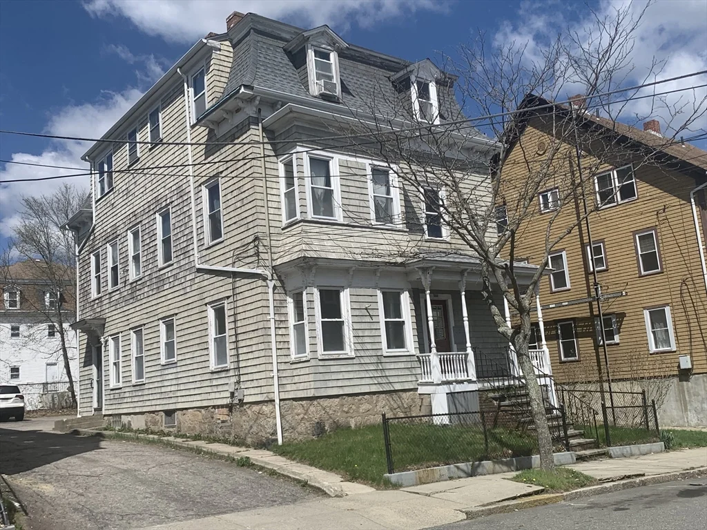 549 Fourth St, Fall River