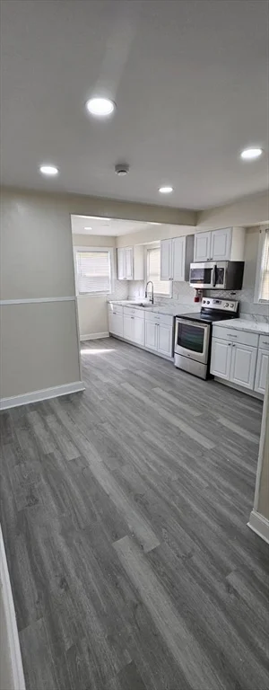 79 Sprague St, Dedham