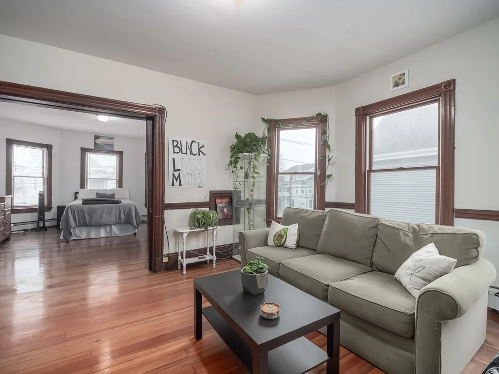 318 Beacon St, Ward Two