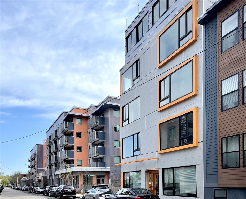 71 Border St, East Boston