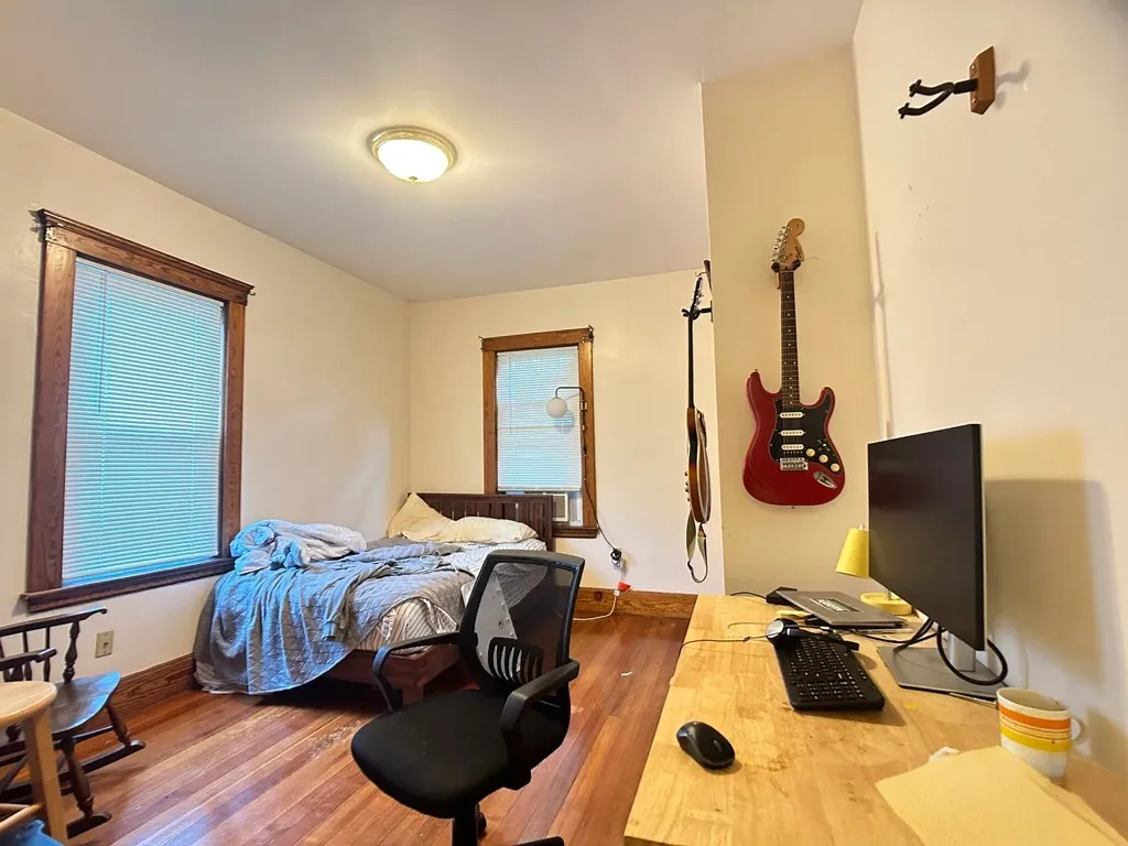 79 Capen St, Medford