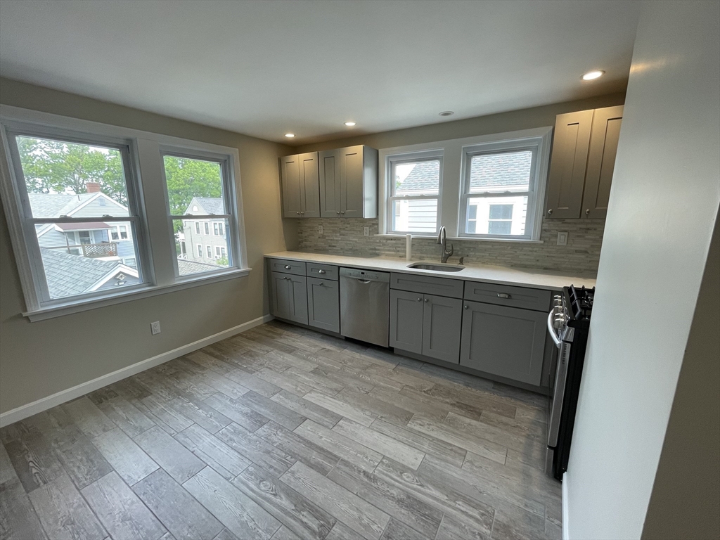 14 Lawn Ave, Quincy Point