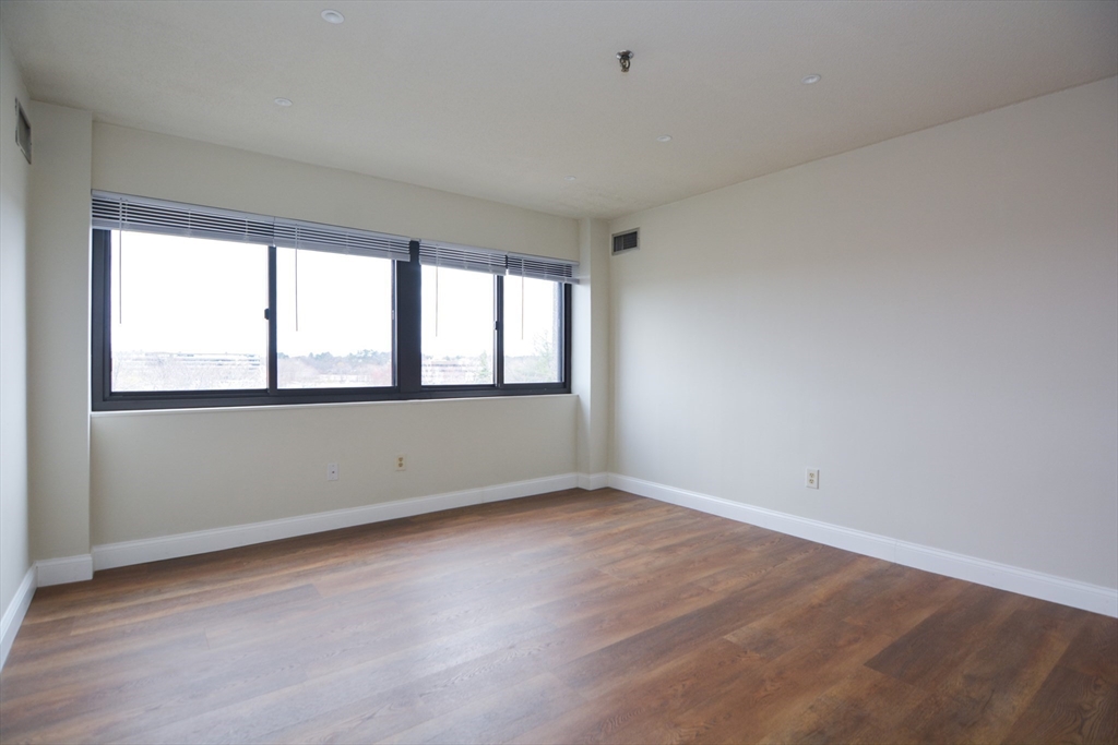 95 Audubon Rd, Wakefield