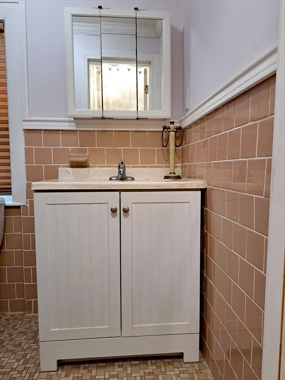 158 Baker St, West Roxbury