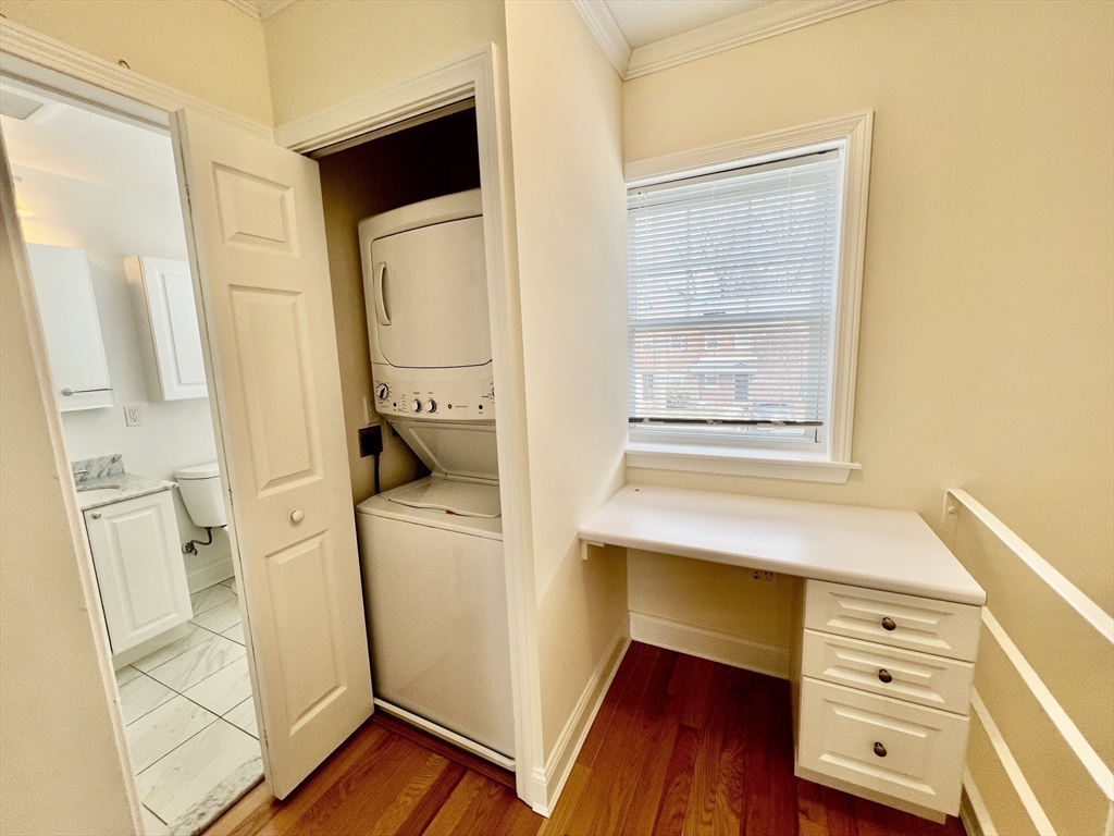 124 Thornton Rd, Brookline