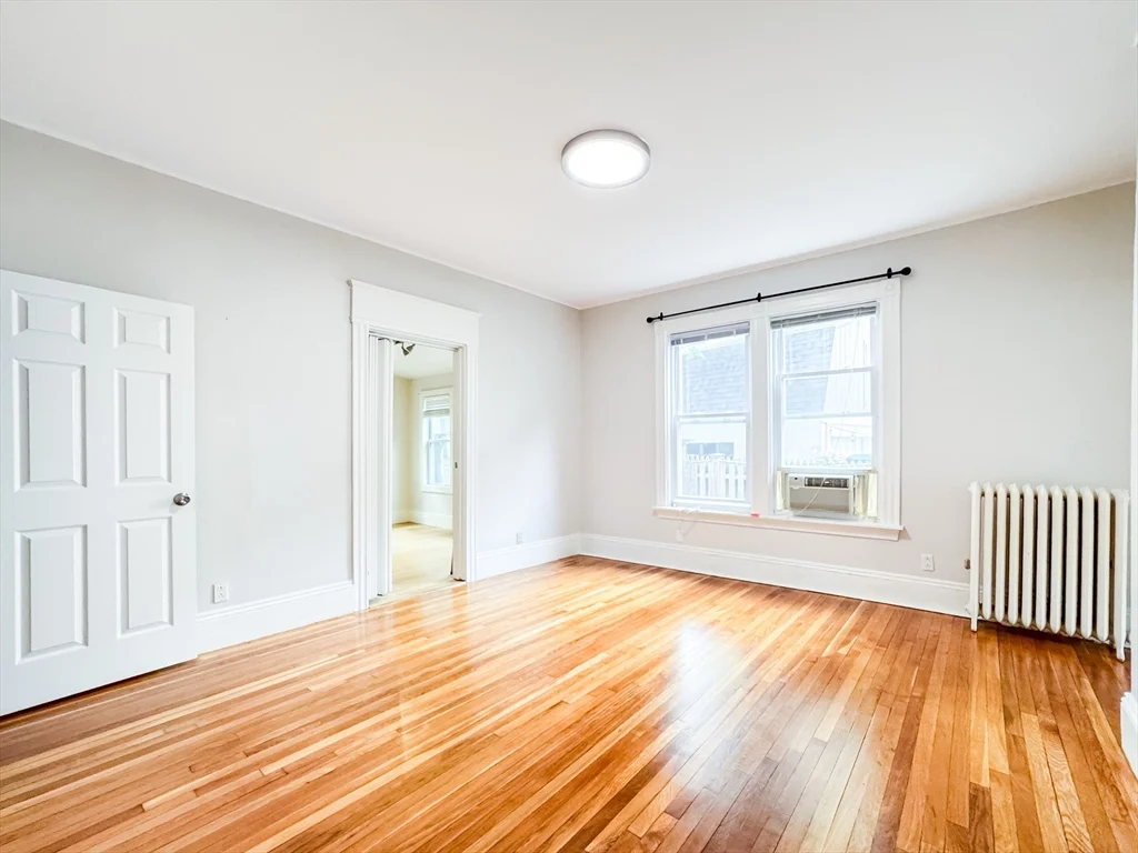 11 Maple Cir, Newton