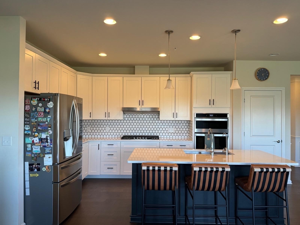 33 Poplar Ln, Hopkinton