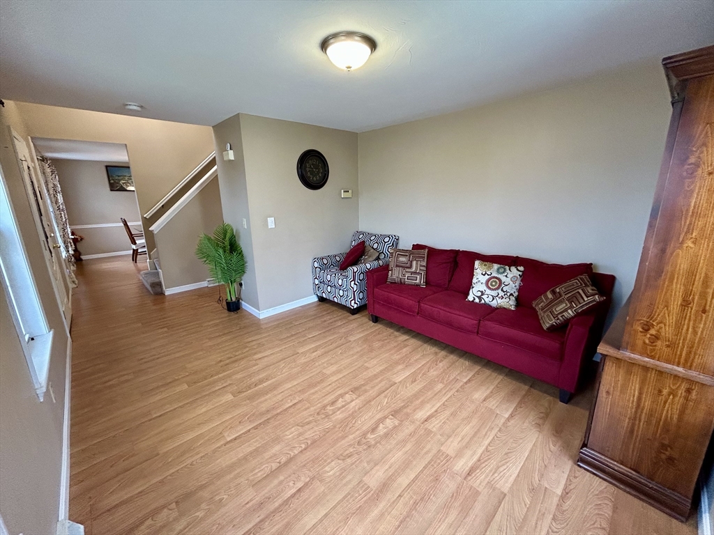 35 Fox Meadow Dr, Worcester