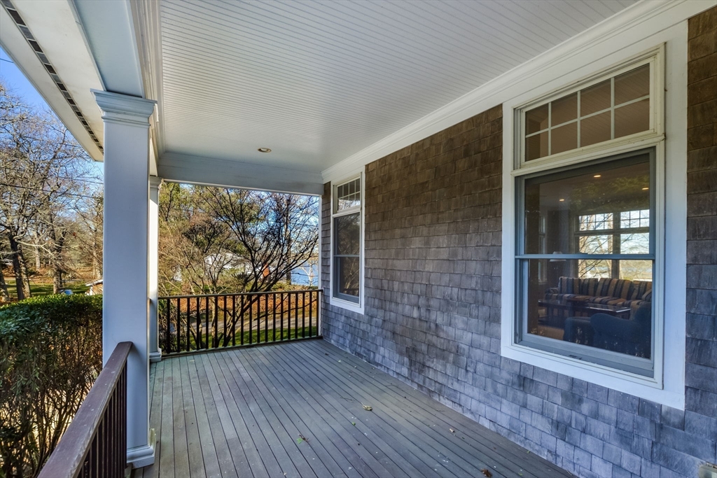 1 Puddingstone Ln, Acoaxet