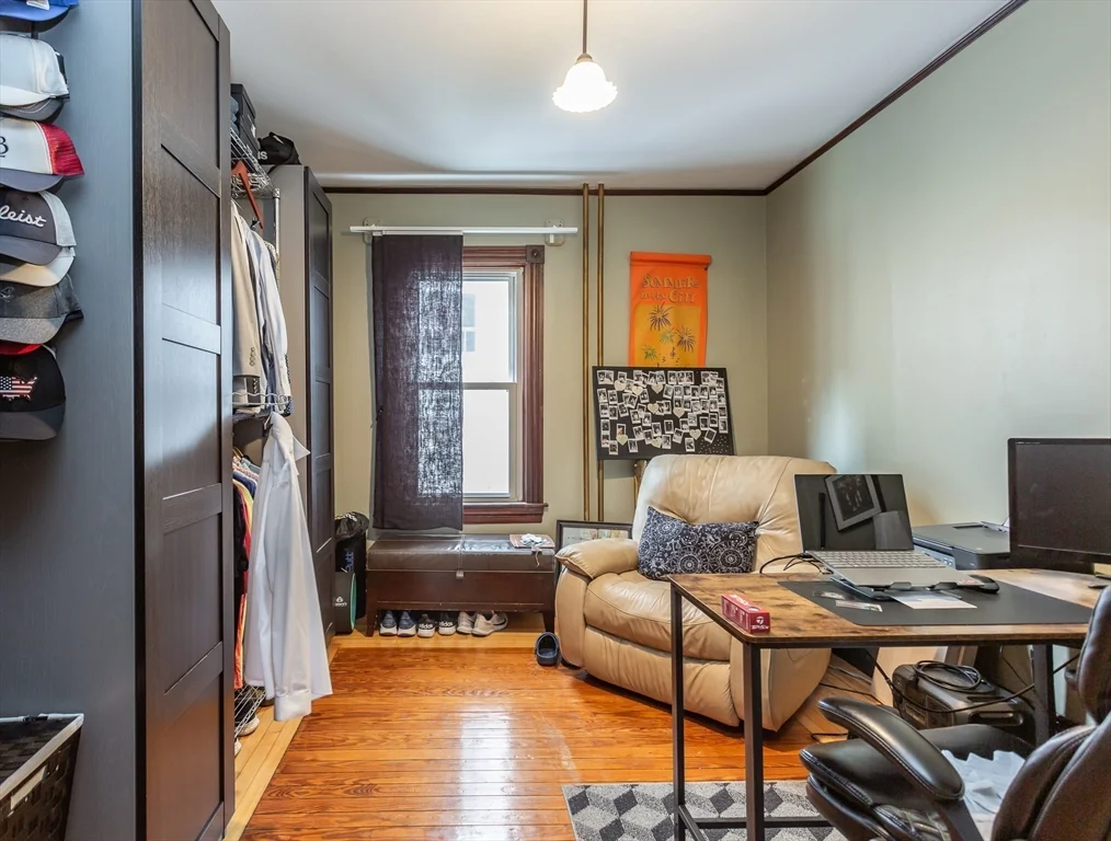 256 Maple St, Fall River