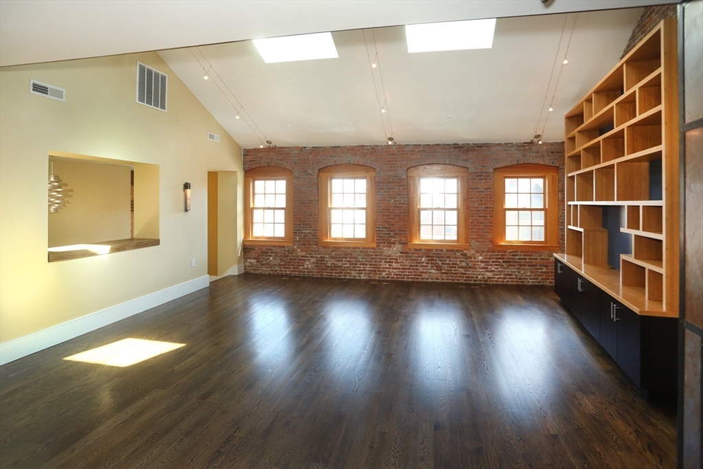 54 State, Newburyport