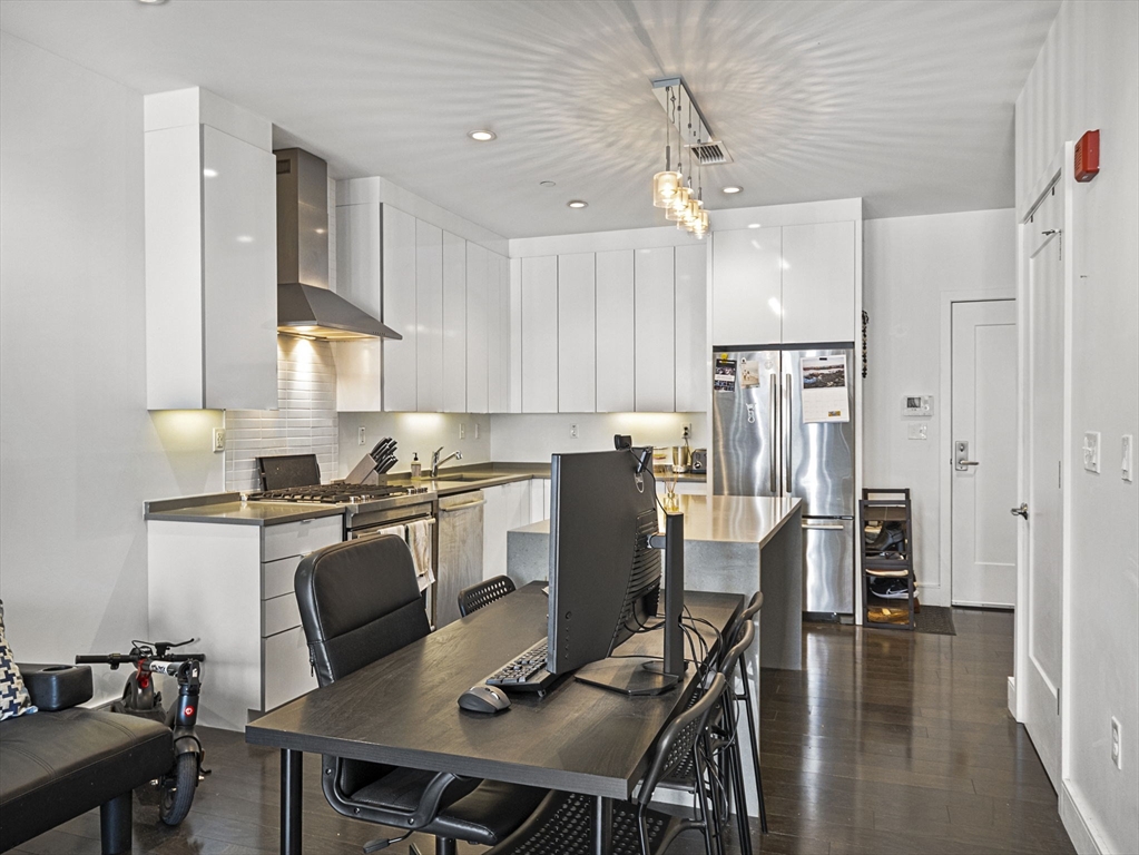 2 West 6th St, South Boston