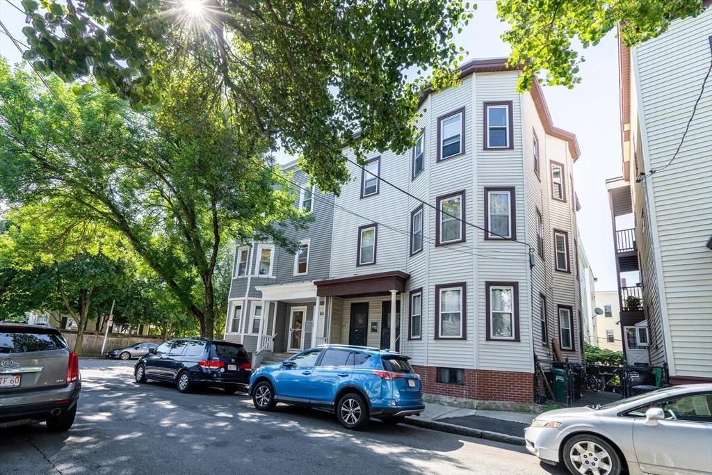4 Hardwick St, Cambridgeport