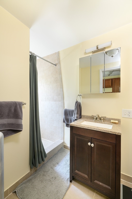 49 Laurel St, Ward Two