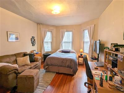 38 Calvin St, Ward Two