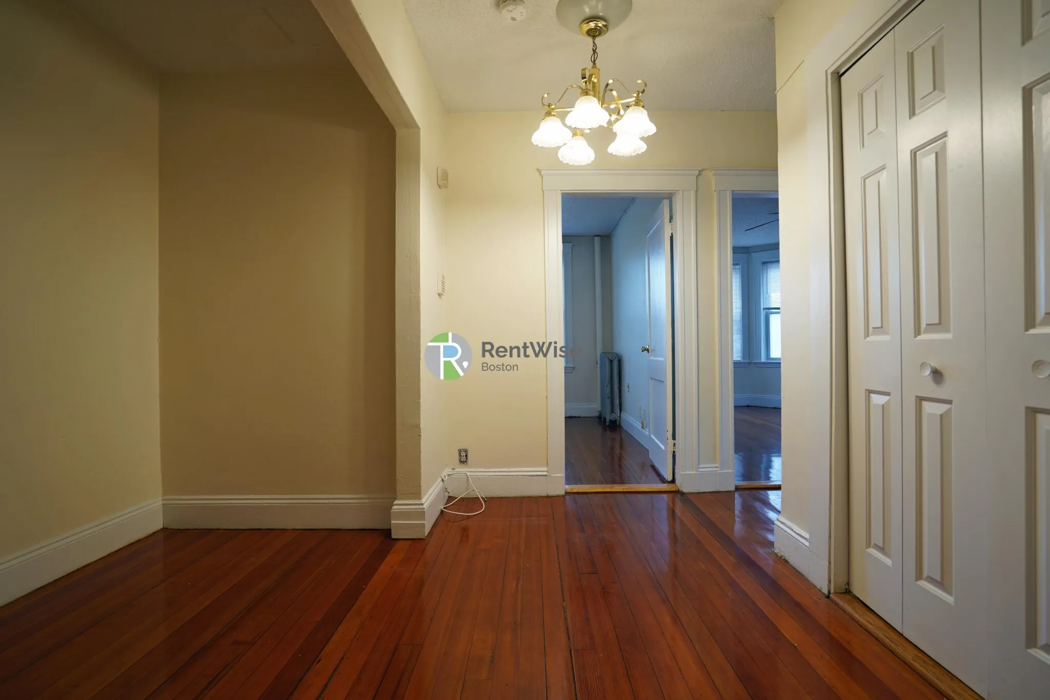 518 Cambridge St, Allston