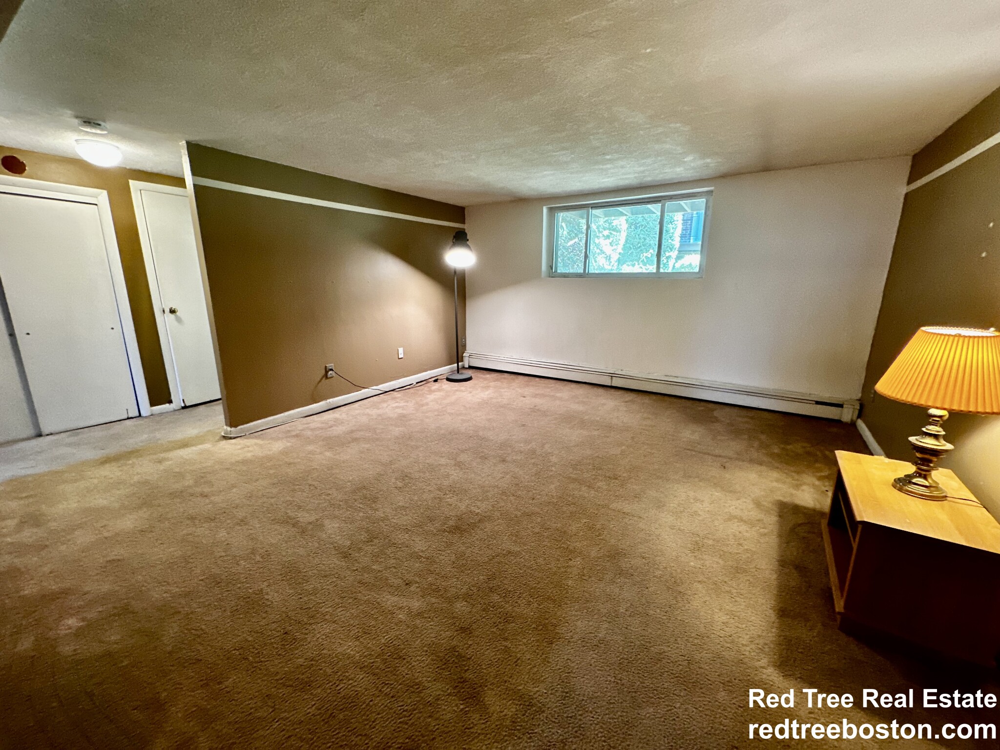 33 Westgate Rd, Chestnut Hill