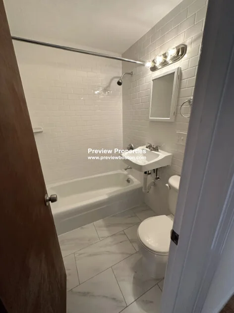 176 North Beacon St, Brighton