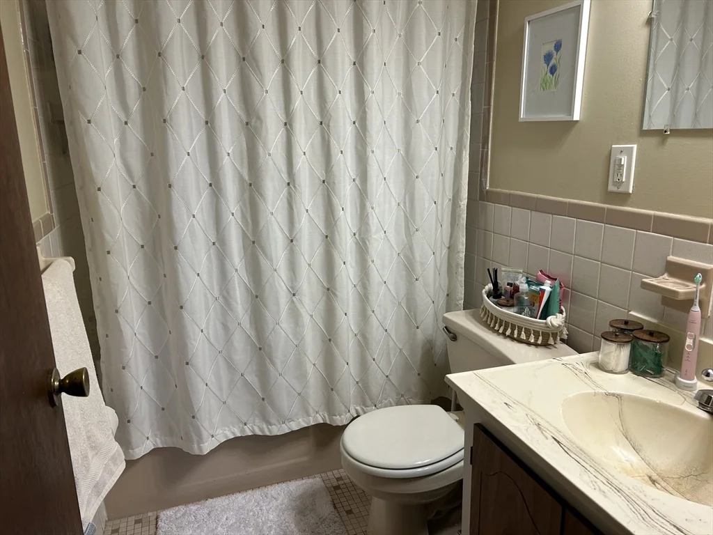 75 Winthrop St, Everett