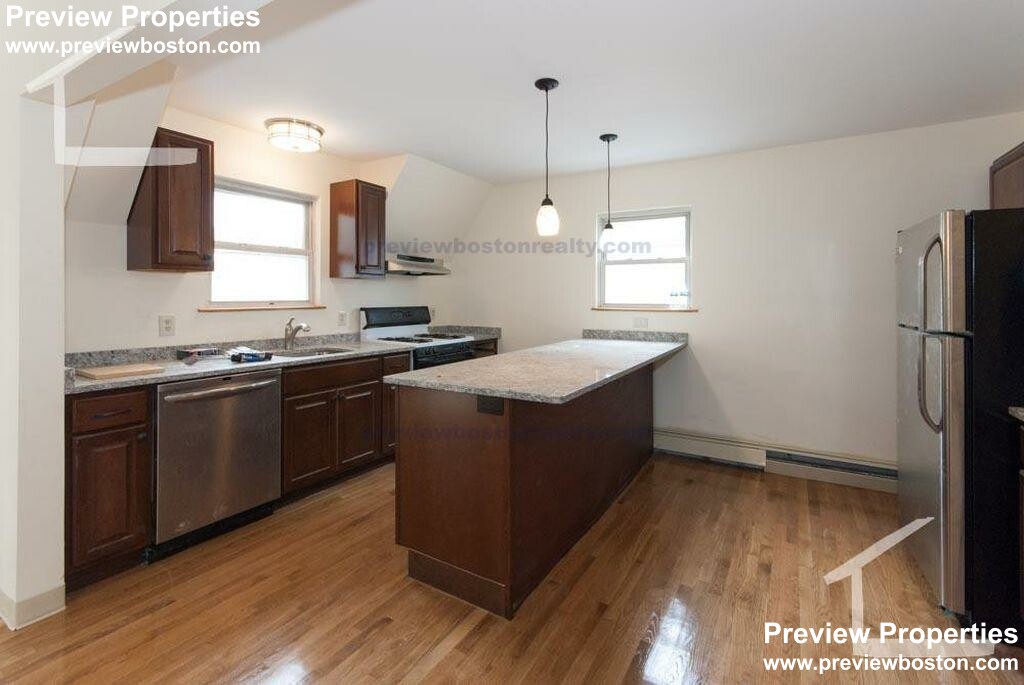 171 Cambridge St, Lower Allston