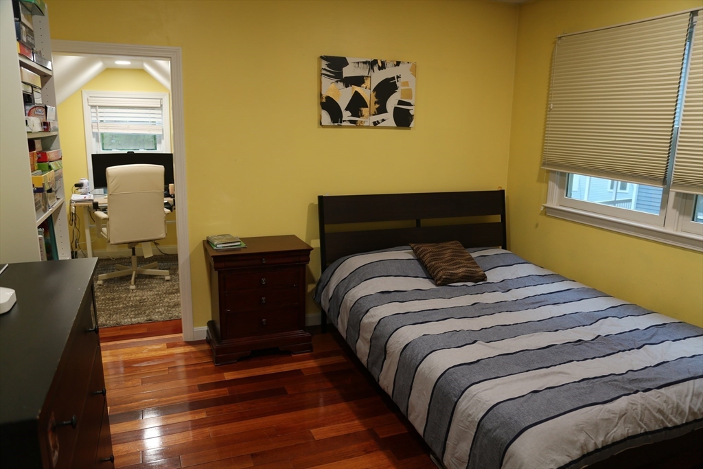 45 Winterberry Way, Bedford