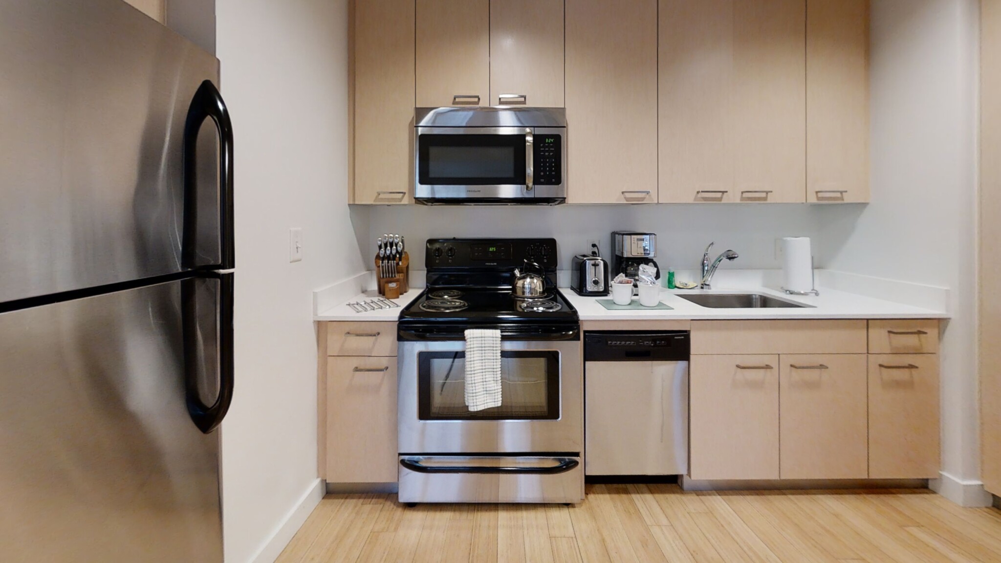 1085 Boylston St, Fenway