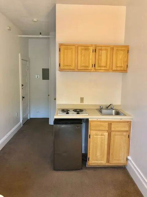 1077 Beacon St, Longwood