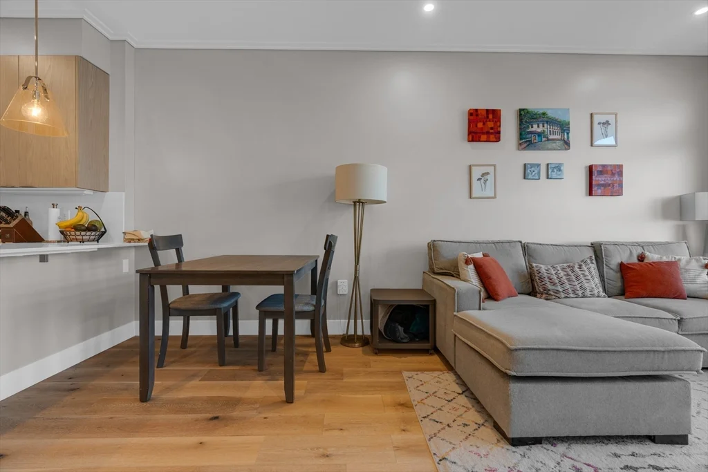 70 Leo Birmingham Pkwa, Brighton