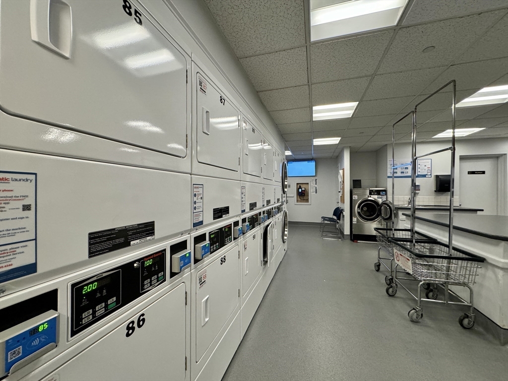 33 Pond Ave, Brookline